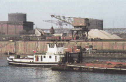 Tugboat "Thyssen 1" with loaded lighter  Tugboat "Thyssen 1" with loaded lighter